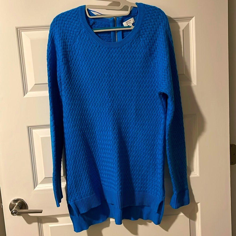 Crown and Ivy Textured Sweater Size Large